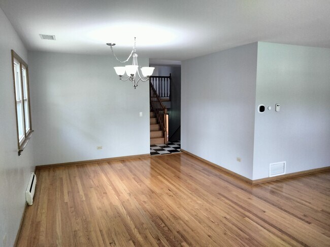 Building Photo - 904 S Edward St