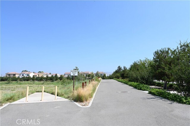 Building Photo - 105 Holly Springs