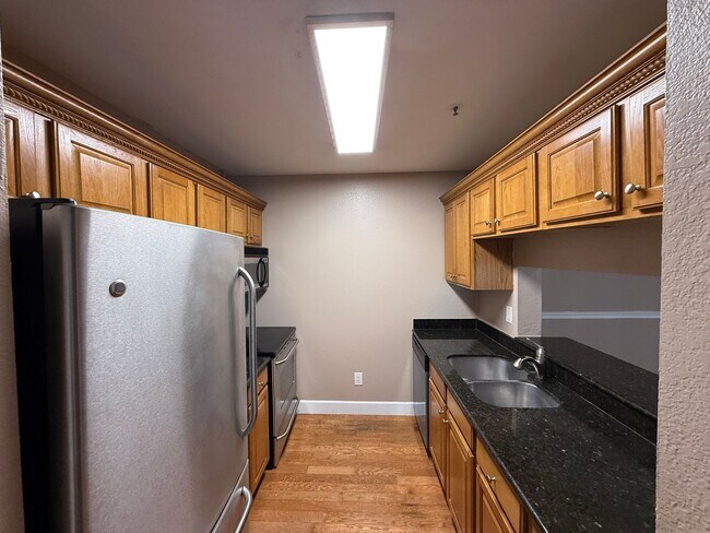 Building Photo - 4053 Crockers Lake Blvd