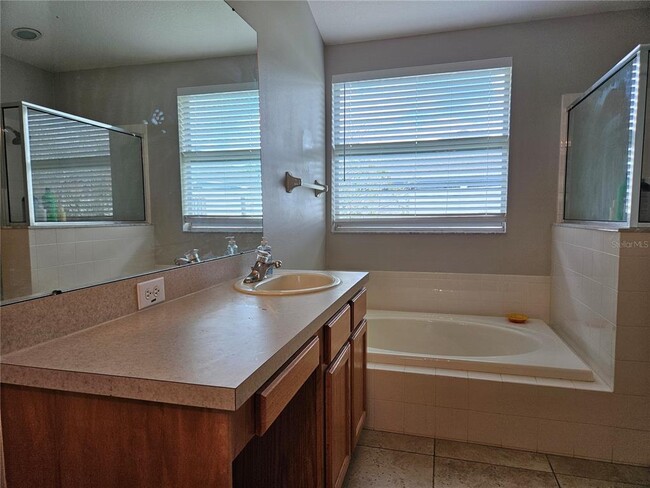 Building Photo - 24415 Summer Wind Ct