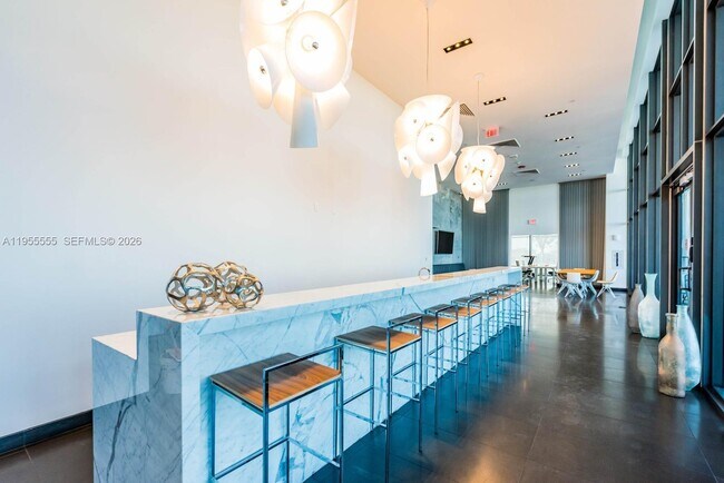 Building Photo - 1600 NE 1st Ave