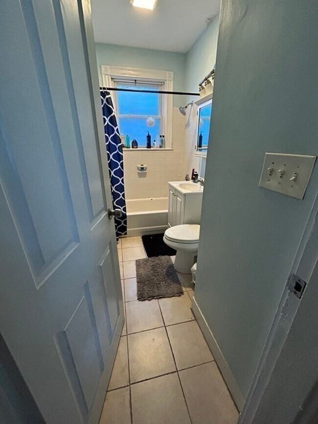 Building Photo - MISSION HILL 4 BED/2 BATH WITH UPDATED KITCHEN - WATER INCLUDED