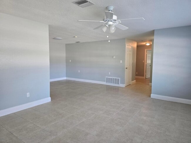 Building Photo - 580 Wendell Rd