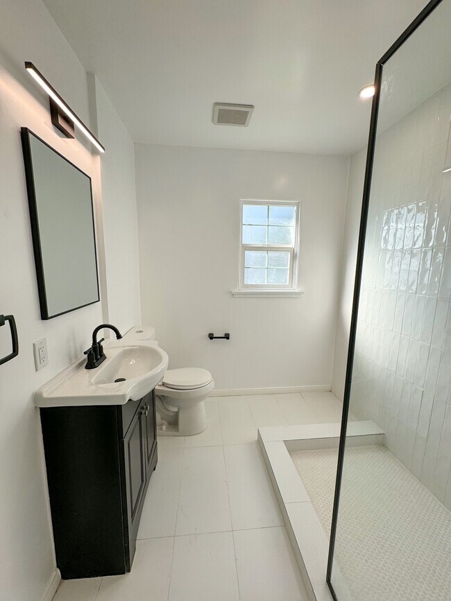 Building Photo - 10419 S Gramercy Pl