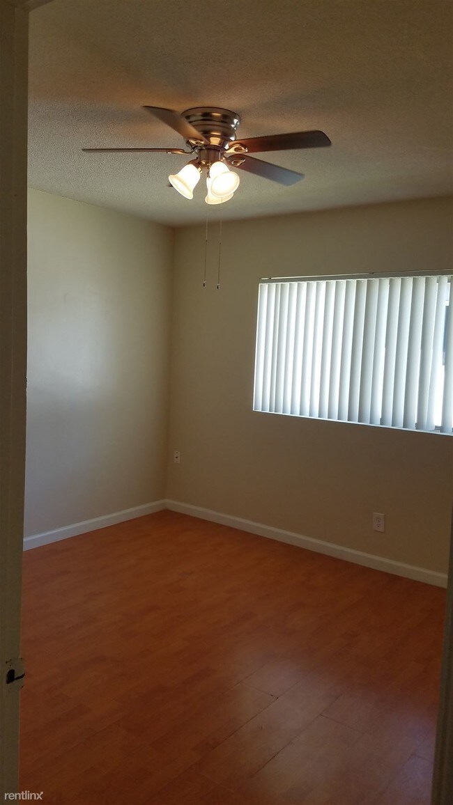 Building Photo - 1 br, 1 bath  - Regency Montclair