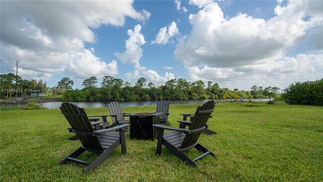 Building Photo - 6152 SW Banks St