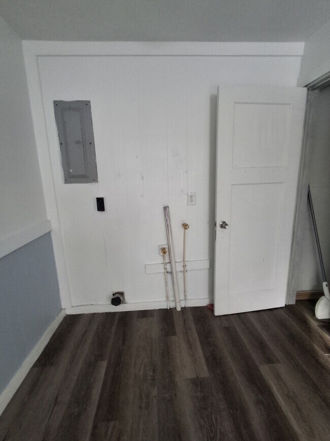 Building Photo - 833 Indiana Ave