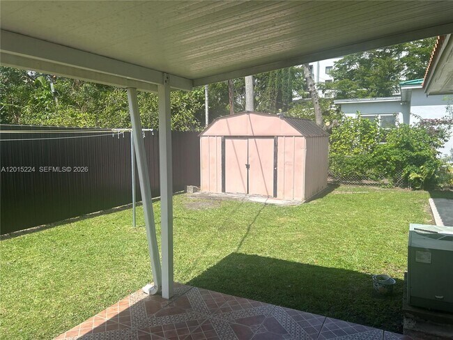 Building Photo - 6510 SW 20th St