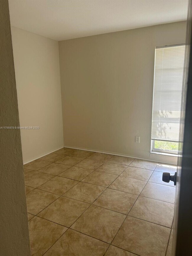 Building Photo - 1399 Cindy Cir NE