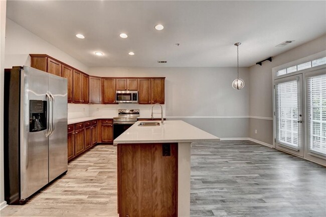 Building Photo - 3335 Castleberry Village Cir
