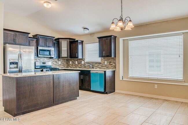 Building Photo - 3133 Red Orchard Dr