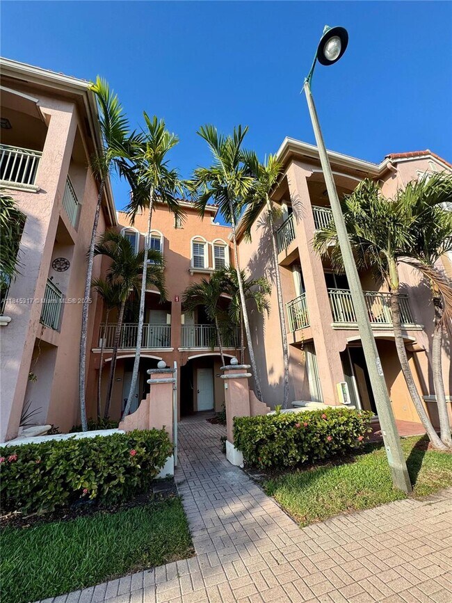 Building Photo - 6540 NW 114th Ave