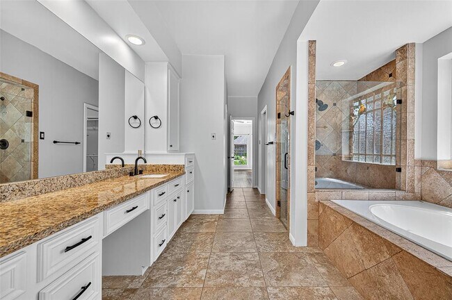 Building Photo - 1035 Flagmore Dr