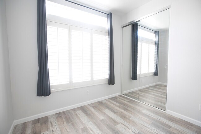 Building Photo - 28245 Via Fierro