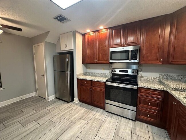 Building Photo - 177 Avant Garde Cir