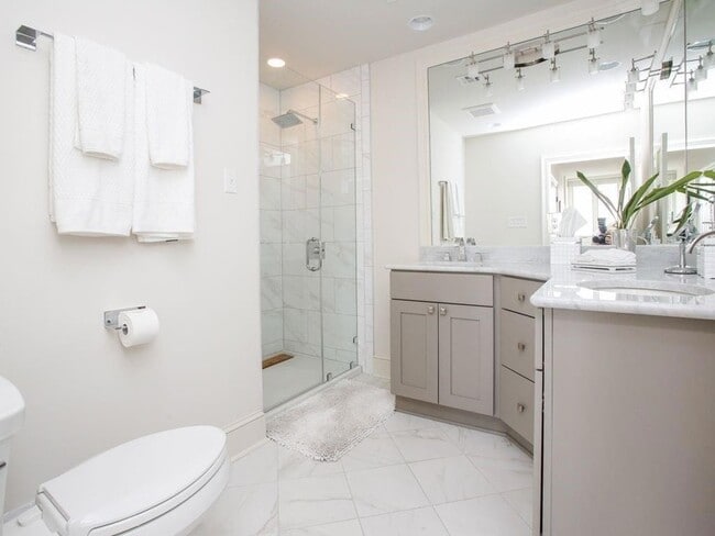 Building Photo - 937 St. Louis