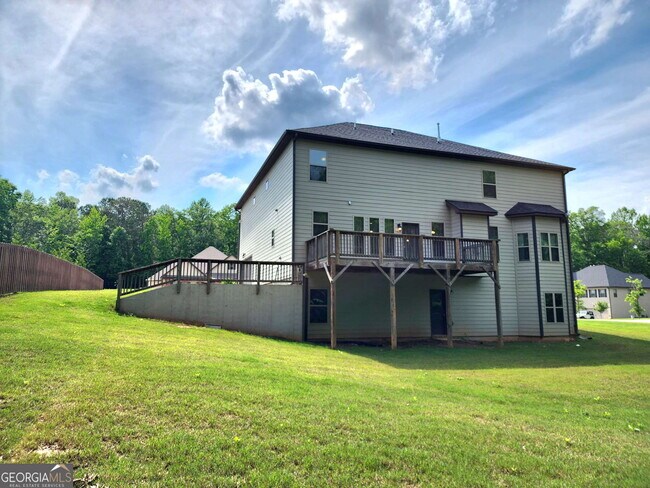 Building Photo - 525 Twelve Oaks Dr