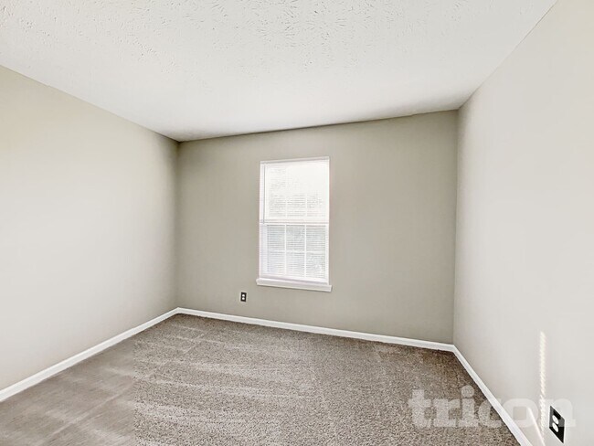 Building Photo - 3210 Crestwell Dr