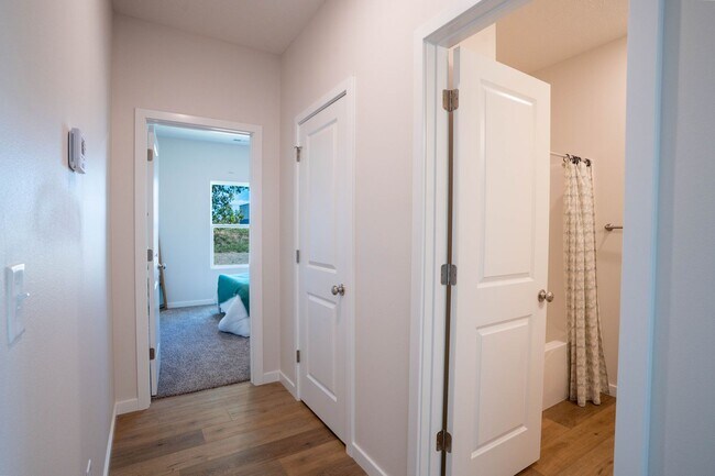 Building Photo - Brand new 4 bedroom home - Mount Vernon