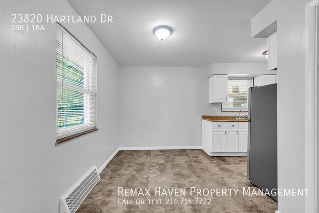Building Photo - 23820 Hartland Rd