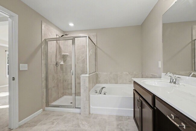 Building Photo - Beautiful 4-Bedroom End-Unit Townhome in West Cary | Open Floor Plan | Prime Location