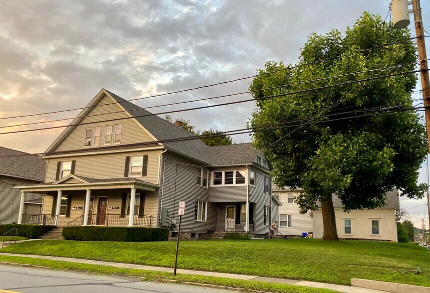 Building Photo - 904 W Lackawanna Ave