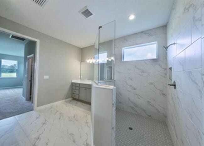 Building Photo - Executive 4/3 Rental