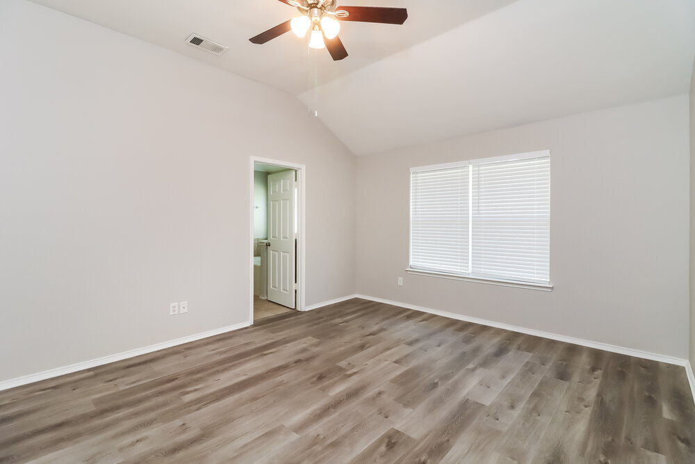 Building Photo - 4600 Summer Oaks Ln