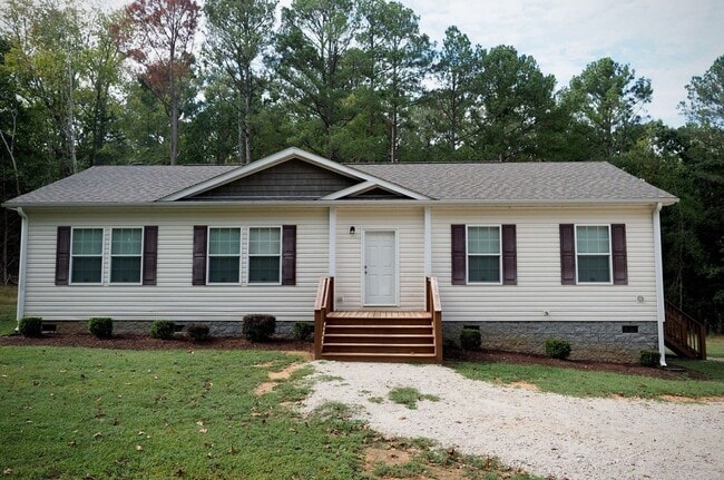 Primary Photo - Charming Country Three-Bedroom Two-Bathroo...