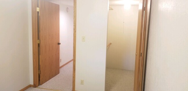 Building Photo - Now leasing for May 2026! Four Bed/Two Bath