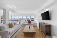 Building Photo - 9102 W Bay Harbor Dr