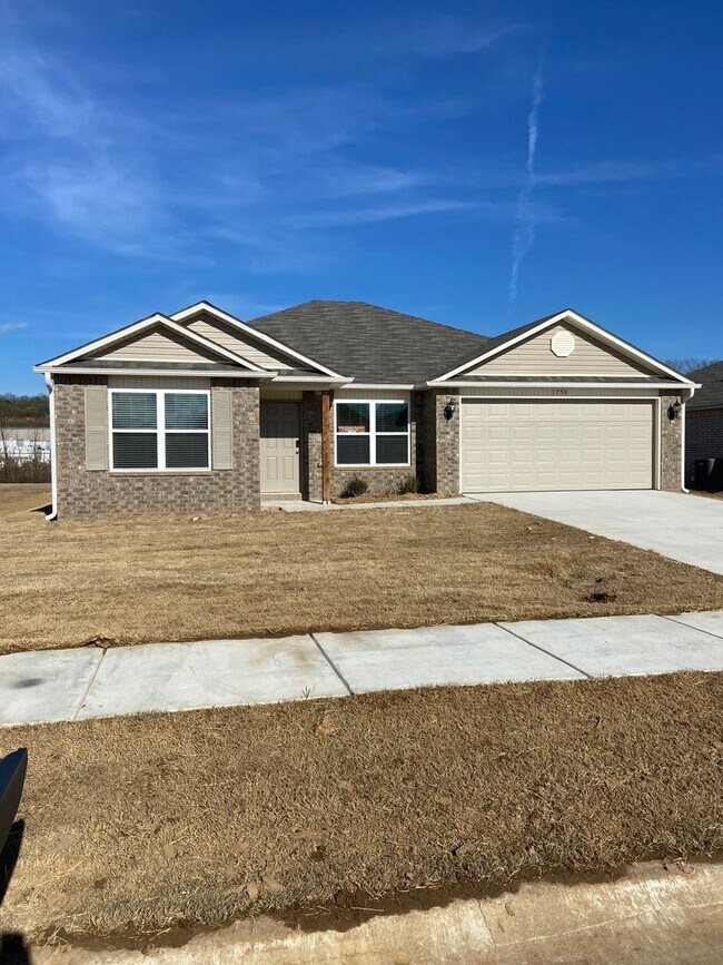 Building Photo - PRE-LEASING NOW | Stylish 4 Bed, 2 Bath Home in Conrad Court
