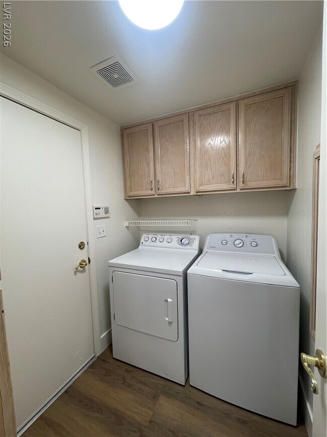 Building Photo - 2538 Furnace Creek Ave