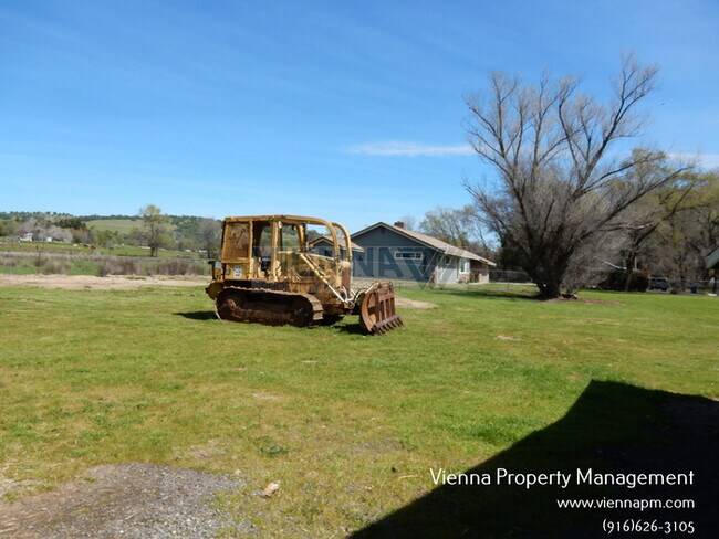 Building Photo - 1075 Big Ben Rd