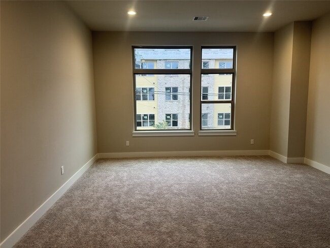 Building Photo - 540 Janisch Rd