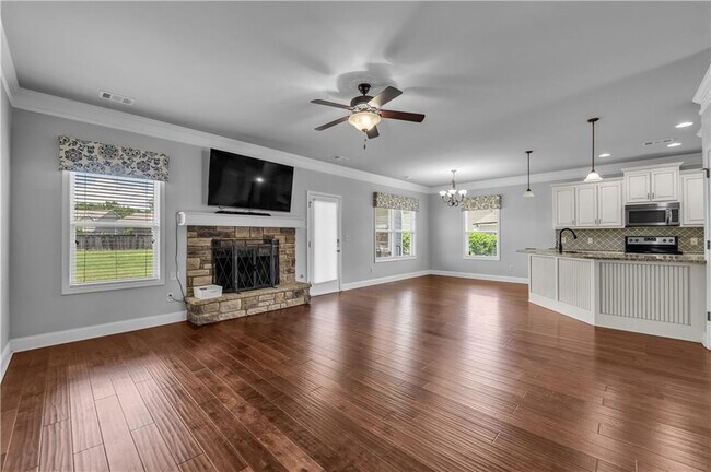 Building Photo - 304 Red Cap Cir