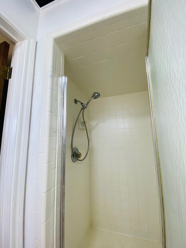 Building Photo - 815 S Roy Reynolds Dr