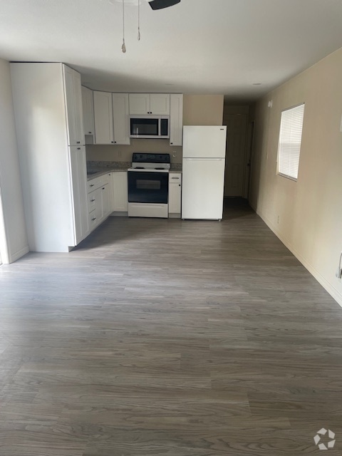 Building Photo - 2503 Tanglewood St