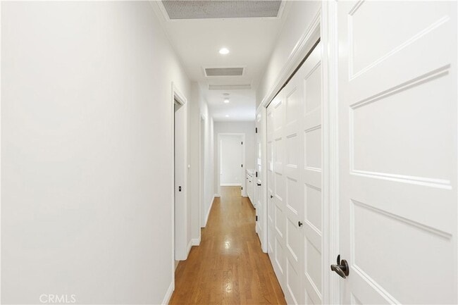 Building Photo - 933 W Riviera Dr