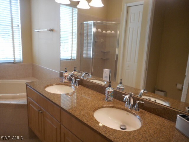 Building Photo - 7180 Bergamo Way
