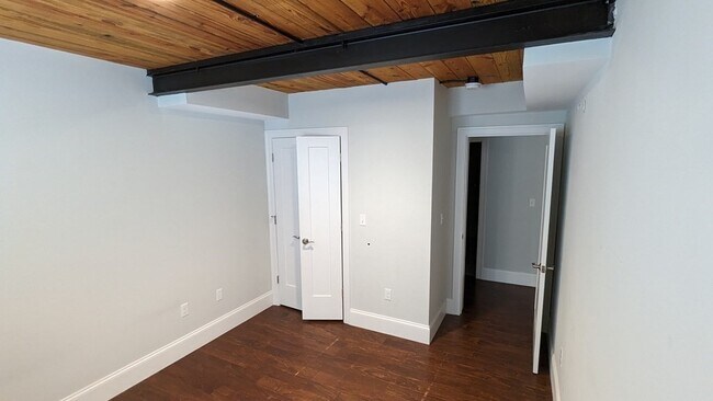 Building Photo - 192 Raymond St