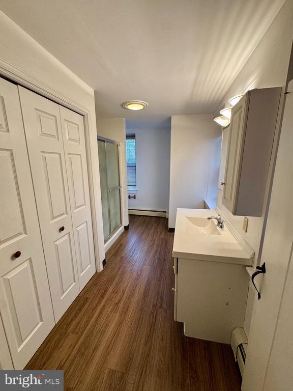 Building Photo - 180 Sassamansville Rd