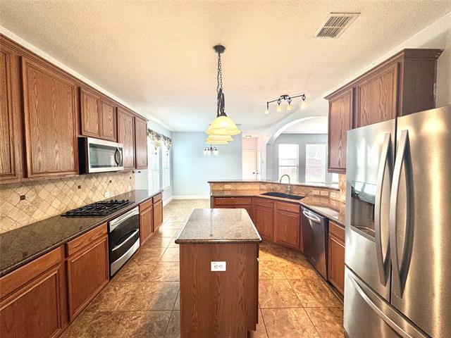 Building Photo - 1631 Clarke Springs Dr