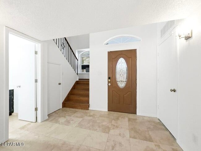 Building Photo - 10916 Loma De Luz Pl