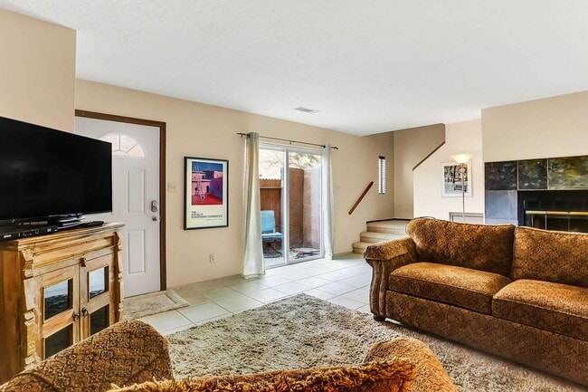 Building Photo - Prospectors Point NE Condo 2 Bedroom, 2 story, 1 1/2 Bath, 1 car garage