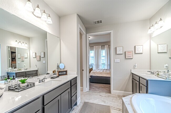 Building Photo - 15022 Concho River Wy