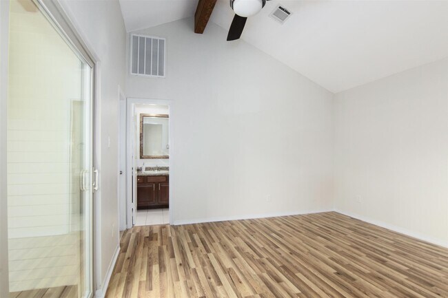 Building Photo - 2066 Augusta Dr