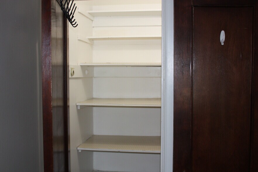 Building Photo - 3409 Greenway