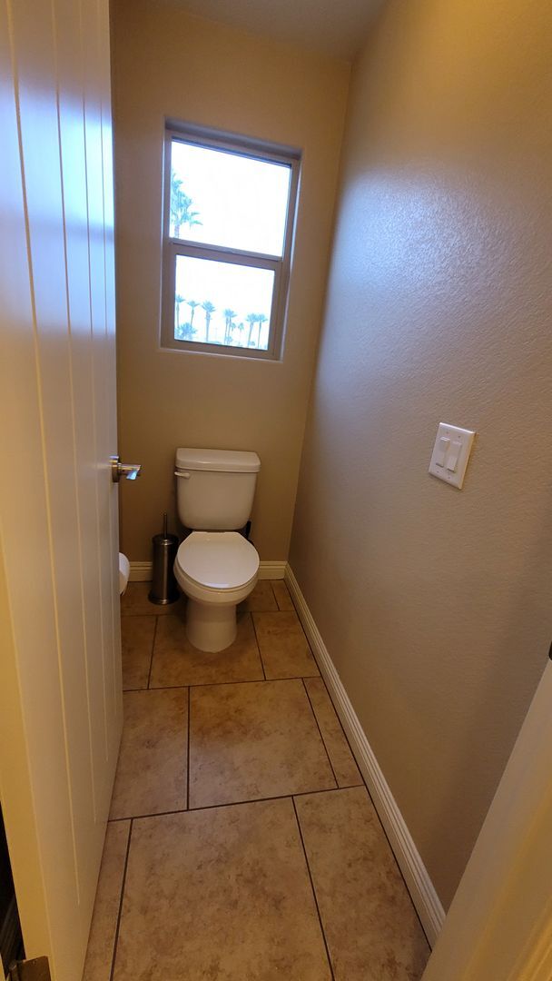 Building Photo - SW BEAUTY!!!   215/RUSSELL AREA