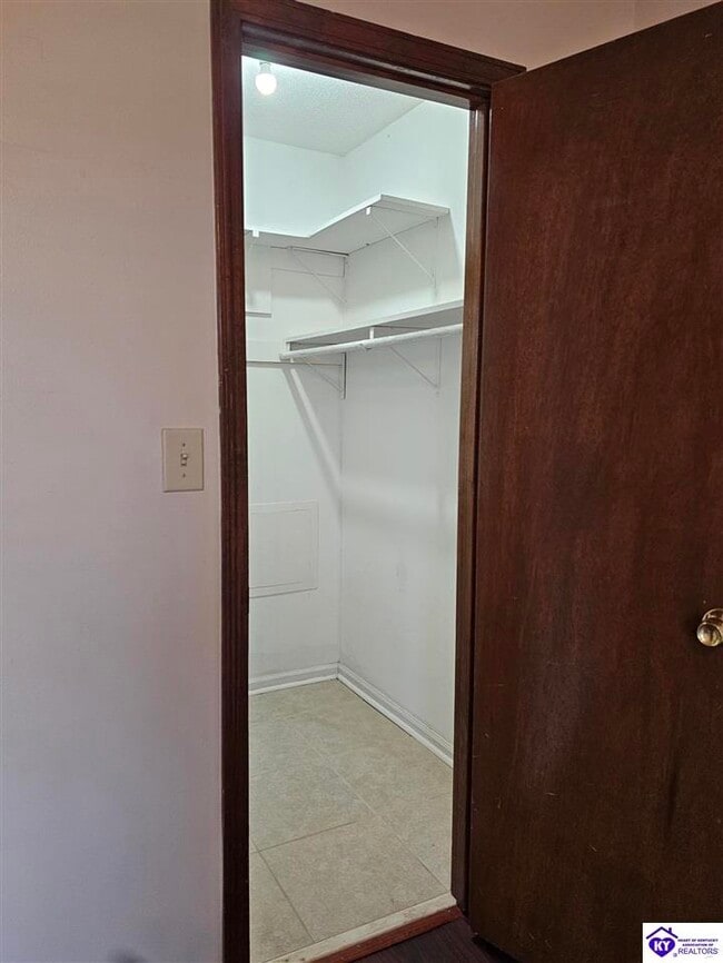 Building Photo - 508 Independence Ct